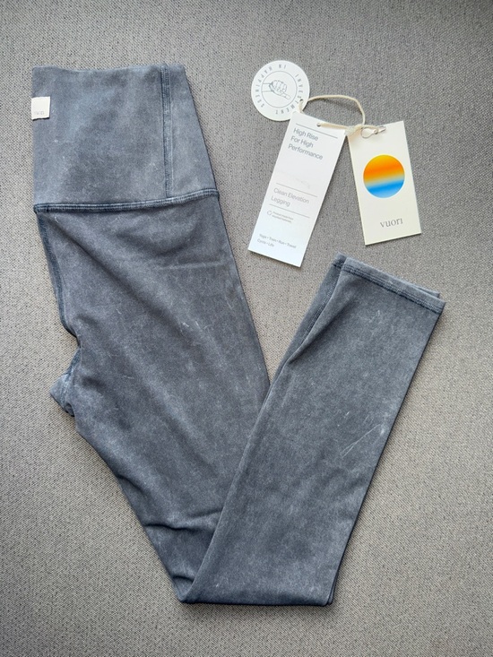 Vuori Pants - Vuori High-Rise Leggings in Washed Gray Size xs